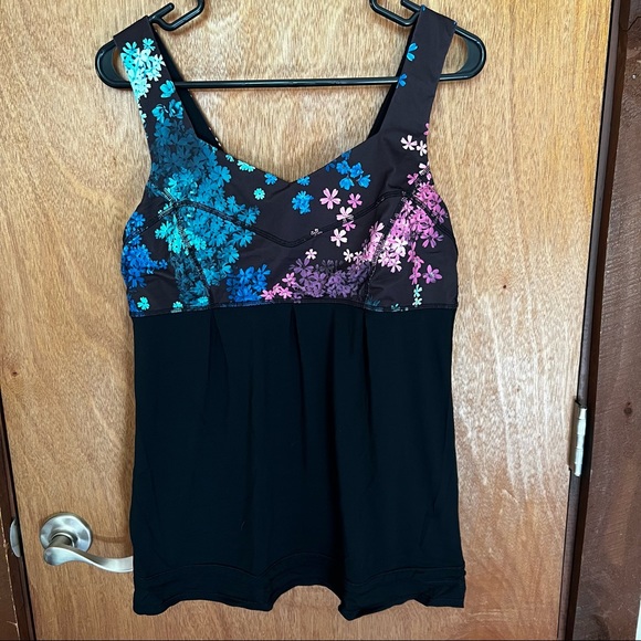Lululemon Tame Me Tank Top - Size 10 - Picture 3 of 8